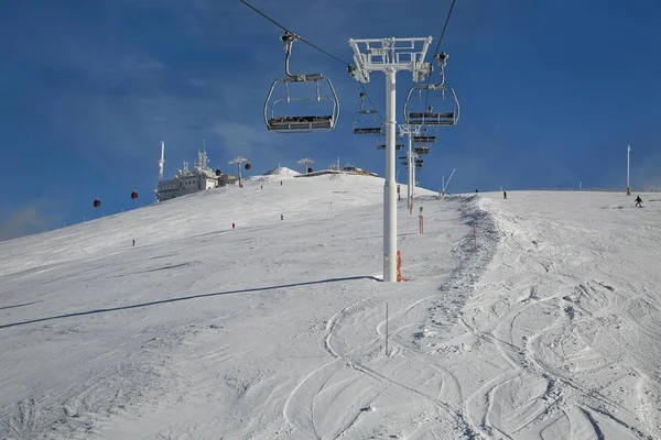 Skihellingen vanaf de top — Stockfoto