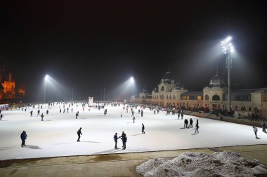 Budapeşte'de buz pateni pisti