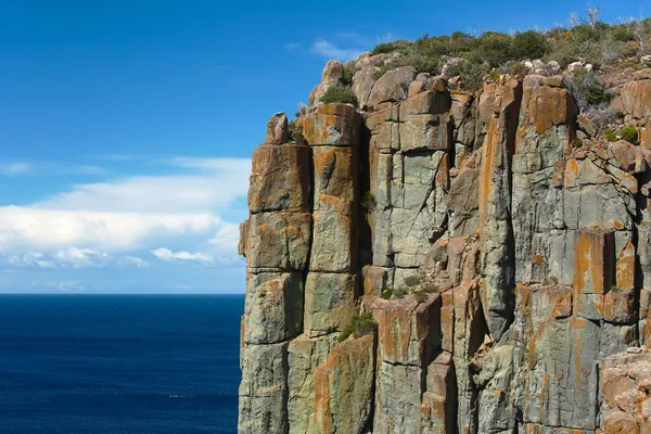 Rugged coastline cliffs — Stock Photo, Image