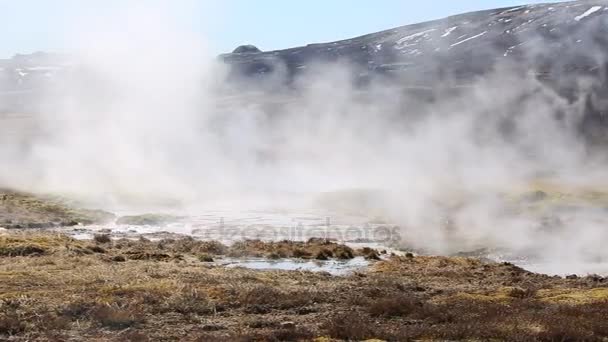 Piscina caliente geotermal — Vídeos de Stock