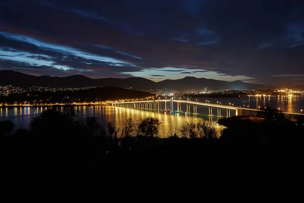 Tasman-Brücke in der Nacht — Stockfoto