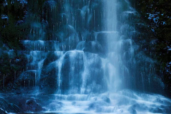 Cascata nella foresta — Foto Stock