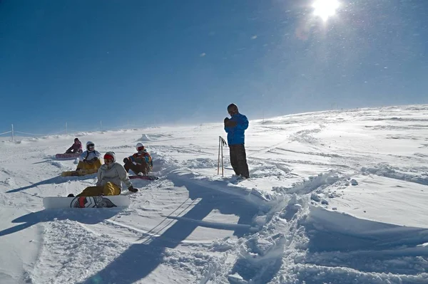 Piste da sci al sole — Foto Stock