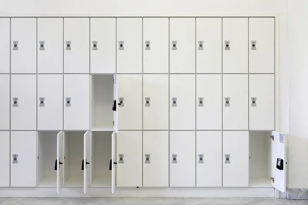 Стена шкафчиков безопасности — стоковое фото