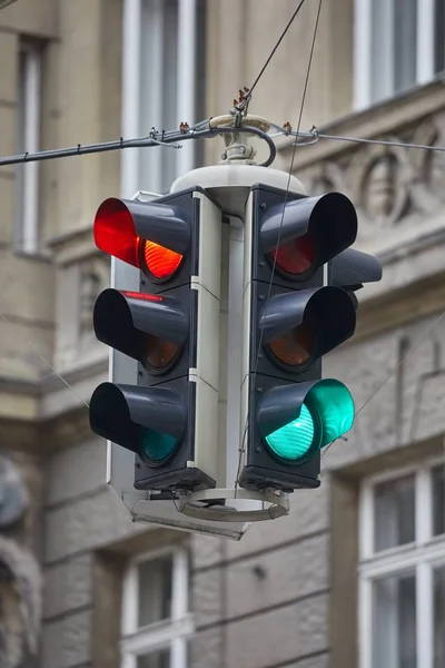 Verkeerslichten in een stad — Stockfoto