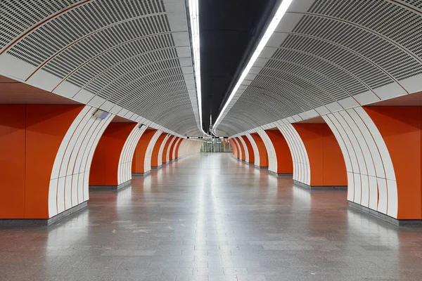 Metro estação subterrânea — Fotografia de Stock