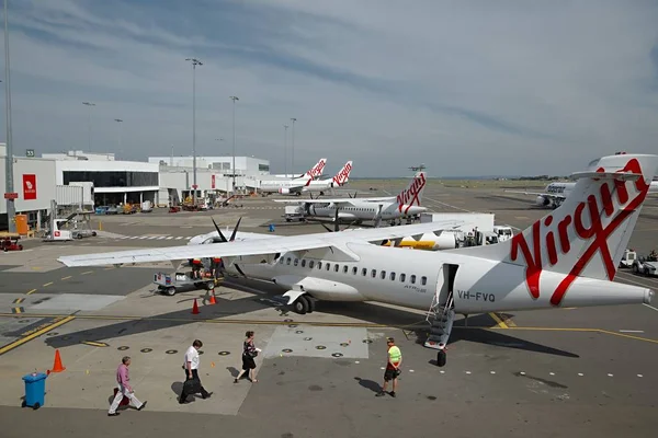 Flygplan på Sydneys flygplats — Stockfoto