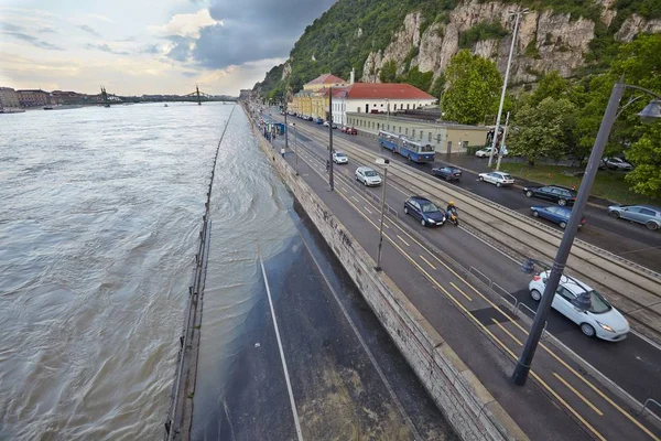 Überflutete Stadtstraße — Stockfoto