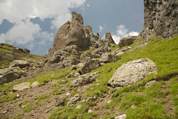 Sommerlandschaft der Dolomiten — Stockfoto