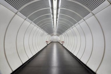 Metro İstasyonu underground