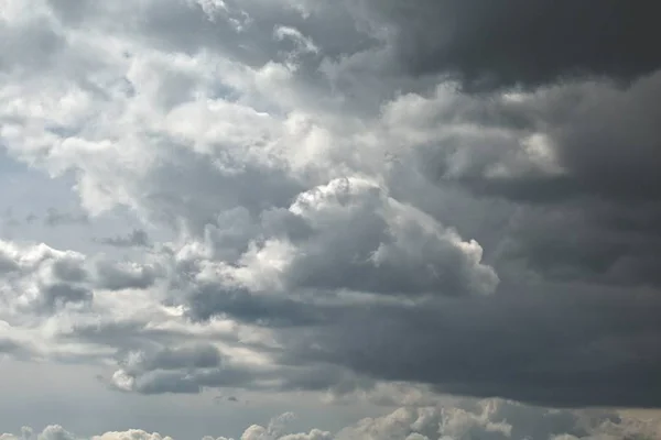 Nuvens no céu — Fotografia de Stock