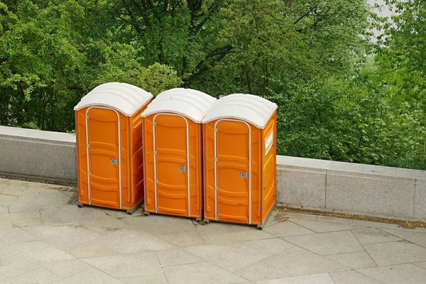 Tragbare Toiletten auf einer Veranstaltung — Stockfoto