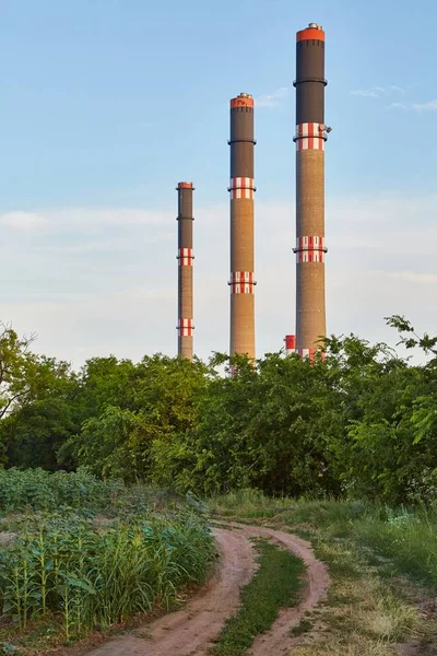 Промислові димоходу лінія — стокове фото