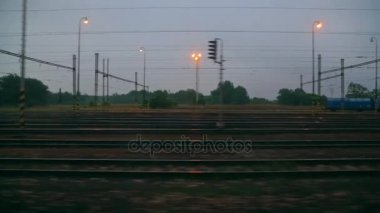 Tren yolculuğu pencere görünümü