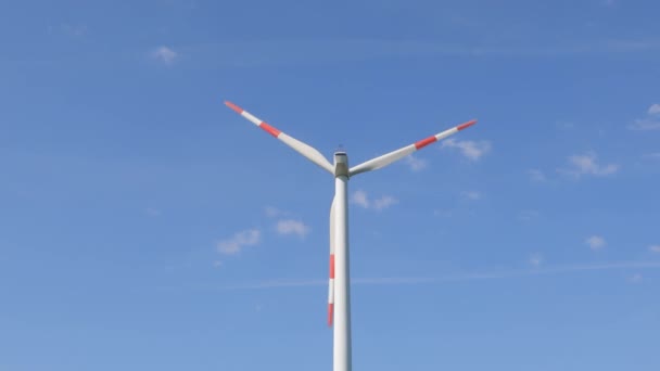 Wind tubines against blue sky — Stock Video