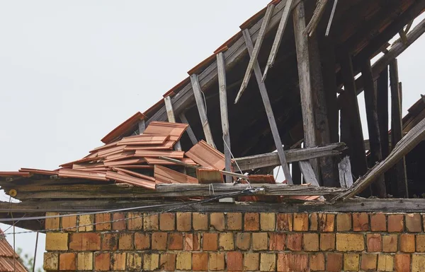 Collapsed House Roof — Stock Photo, Image