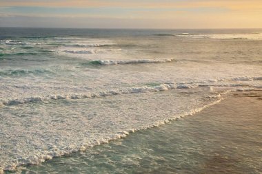 su yüzey dalgaları