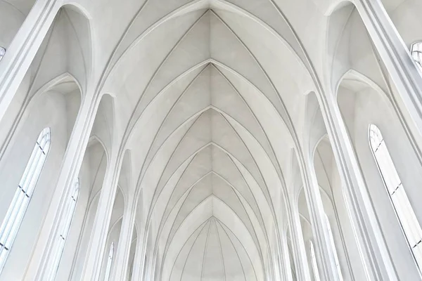 Interno della cattedrale moderna — Foto Stock