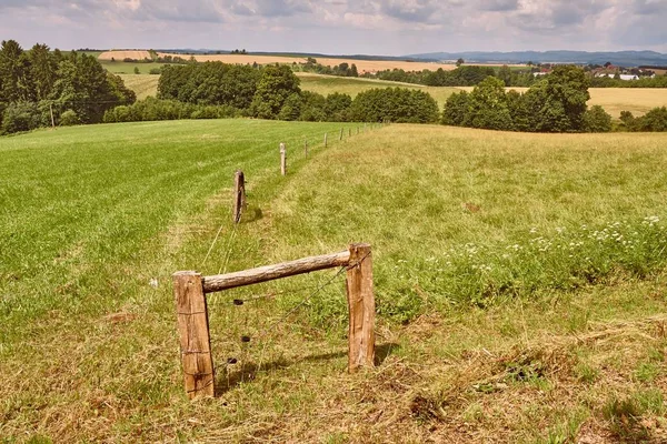 Agircutural landskap med kullar — Stockfoto