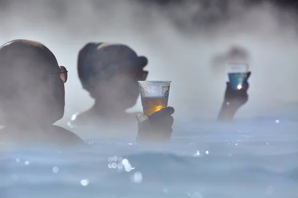 Thermalbad mit heißem Wasser — Stockfoto