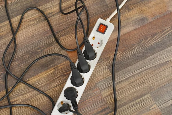 Uzantısı blok ve kabloları