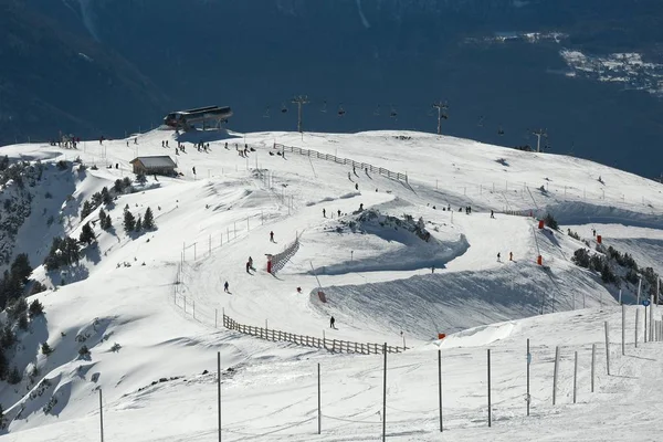 Skihellingen vanaf de top — Stockfoto