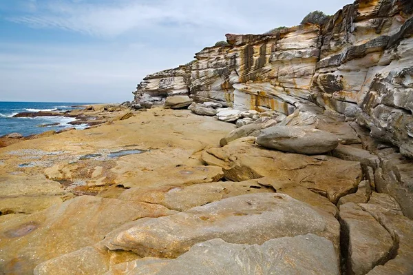 Coastal rock formations — Stock Photo, Image