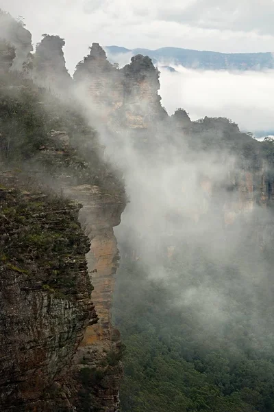 Misty paisaje de montaña —  Fotos de Stock