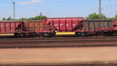 Tren yolculuğu pencere görünümü
