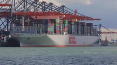 Büyük Konteyner Gemisi