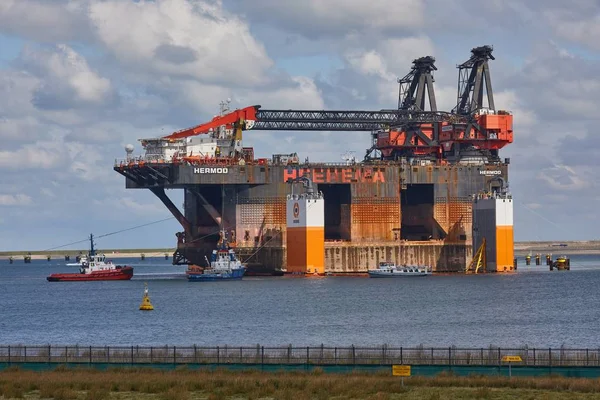 Heerema Hermod leszerelése — Stock Fotó