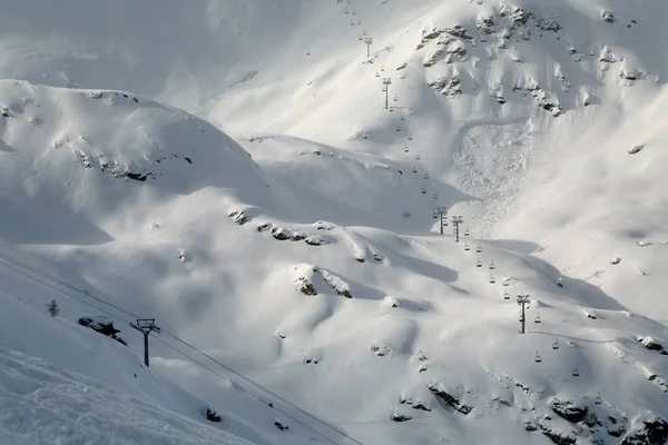 Skipisten, majestätische alpine Landschaft — Stockfoto