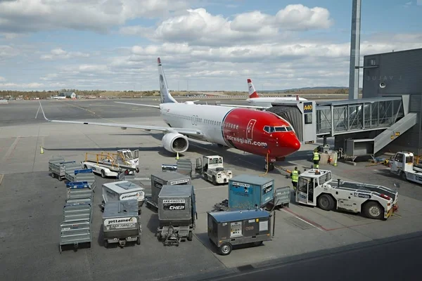 Letadlo, nástup na terminálu — Stock fotografie