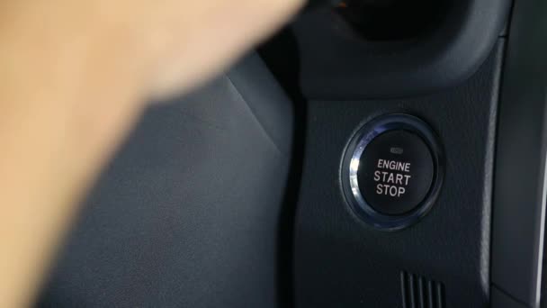 Кнопка остановки двигателя — стоковое видео