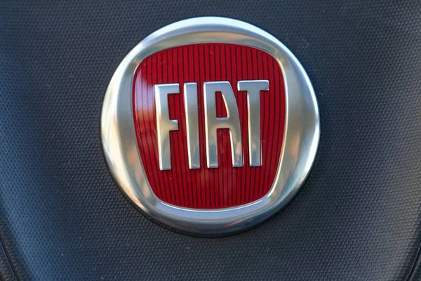 Fiat autó logó — Stock Fotó