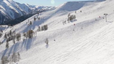 Tepeden kayak pistleri