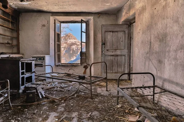 Intérieur de la maison abandonnée — Photo