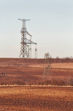 Elektrik hatları çöktü