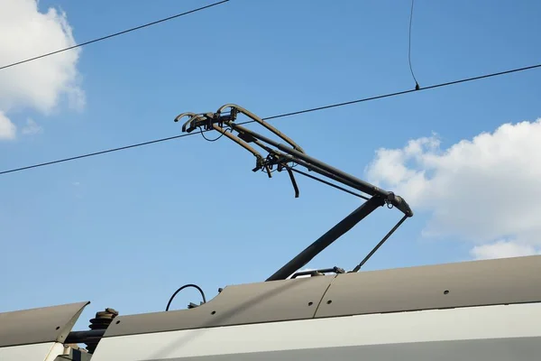 Närbild av strömavtagare för tåg — Stockfoto