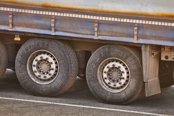 Detalhe do caminhão de carga — Fotografia de Stock