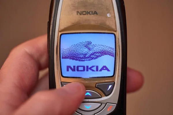 Gamla Nokia mobiltelefon — Stockfoto