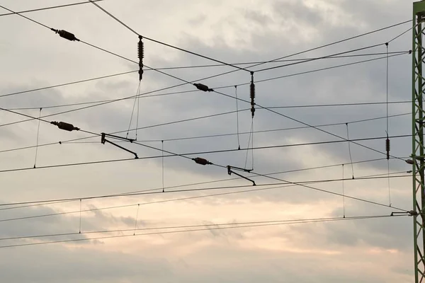 Cables aéreos de un ferrocarril — Foto de Stock