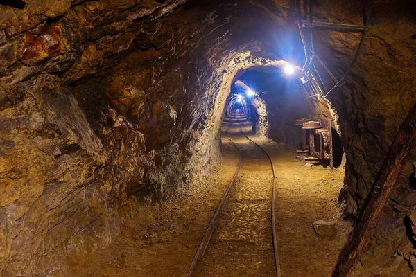 Gamla gruvan tunnel — Stockfoto