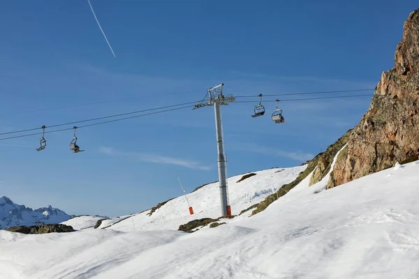 Téléski dans une station de ski — Photo