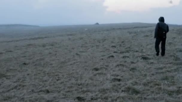 Caminhadas na tempestade de neve na Islândia — Vídeo de Stock