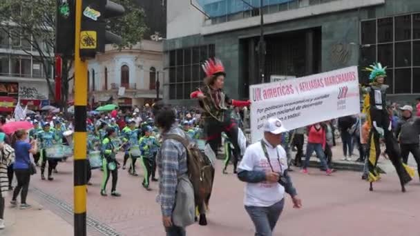 Political protest demonstration on the streets in Bogota — Stock Video