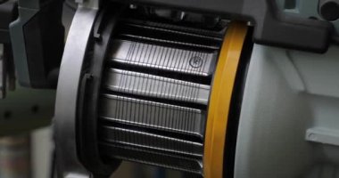 Modern dokuma tezgahı