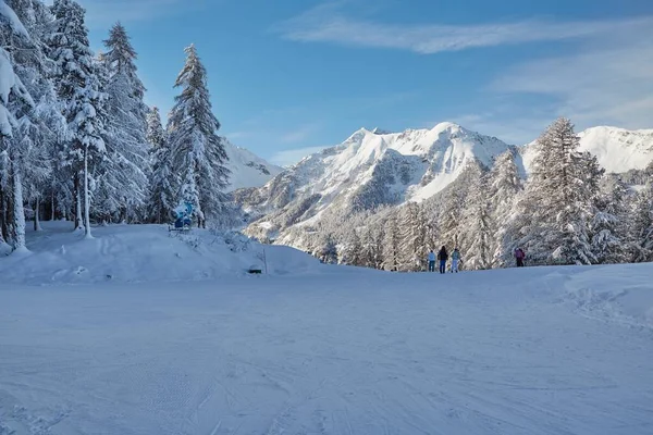 Skiing slopes from the top — Stock Photo, Image