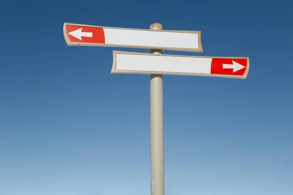 Direction signs two ways — Stock Photo, Image