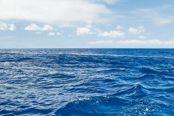 无边无际的海景，蓝色水面 — 图库照片